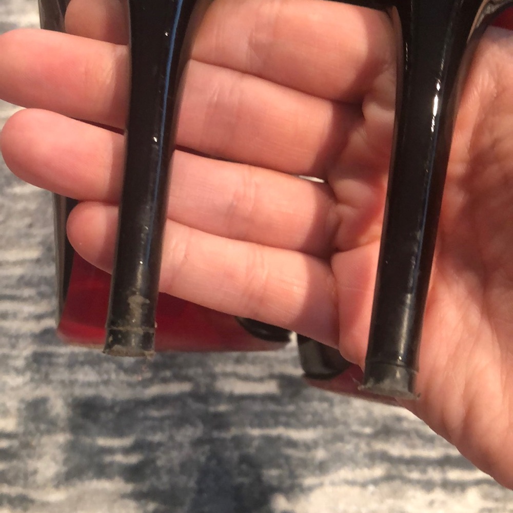 Classic Louboutin Pigalle 100 mm heels - Picture 4 of 8